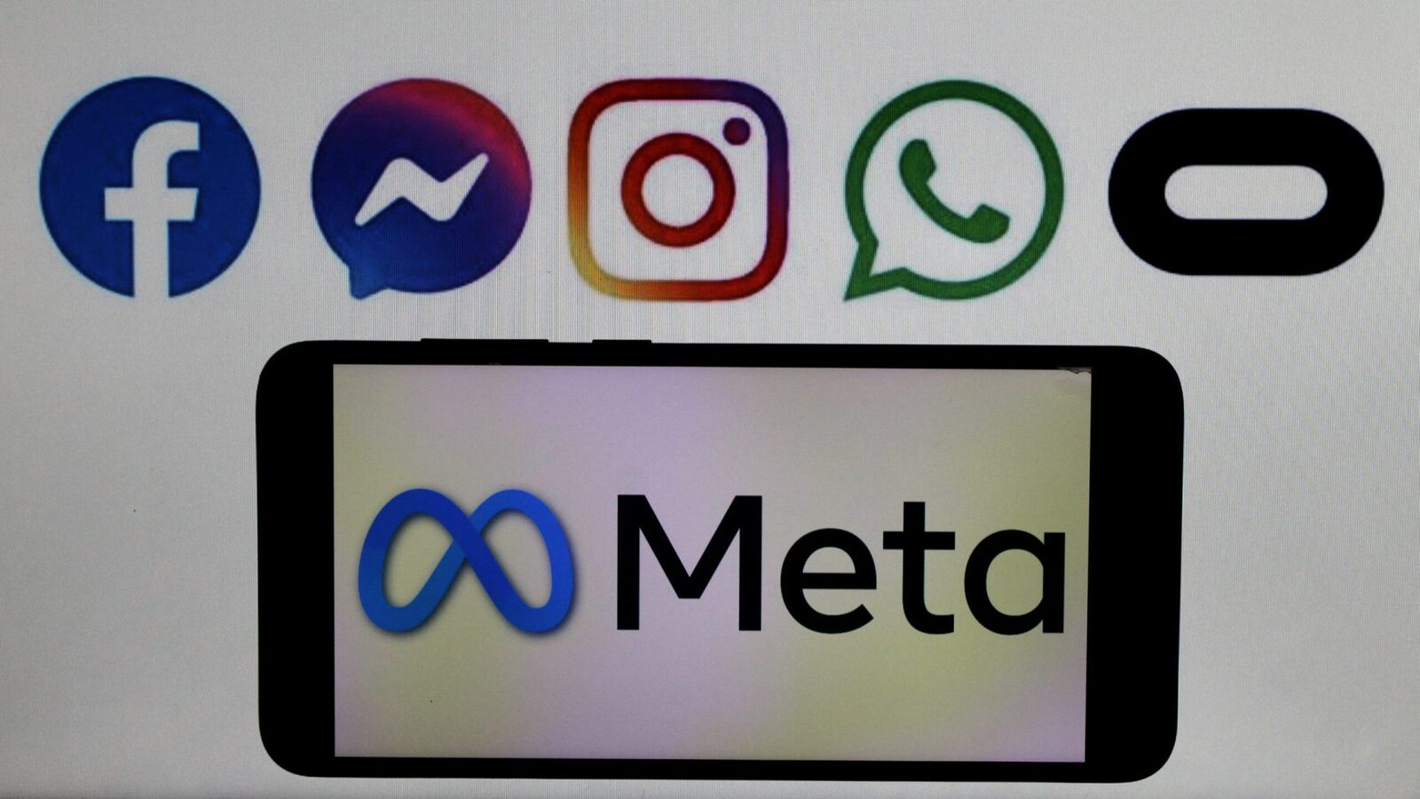 Meta, acuzată de UE: Facebook și Instagram nu-i protejează pe copii