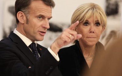 Afacerea textelor: Liaisons amoroase sau minciuni grosolane la Palatul Elysee?