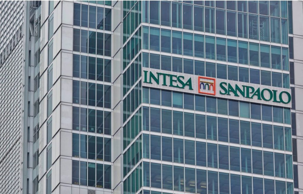 Intesa Sanpaolo, profit uriaș: 2,8 miliarde euro în primul trimestru din 2026