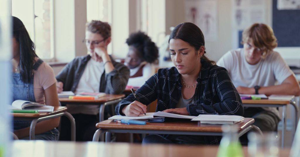 Evaluare Națională 2026: Elevii de clasa a IV-a, testați la Limbă și comunicare