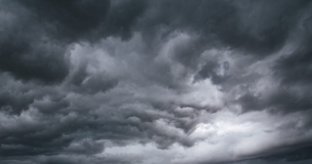 Alertă meteo: Furtuni și vijelii în România, inclusiv în București