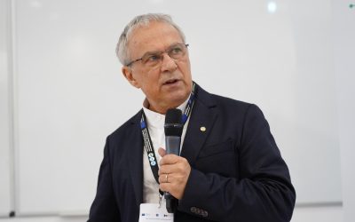 Profesorii, sfătuiți cum să nu mai pară plictisiți în fața elevilor