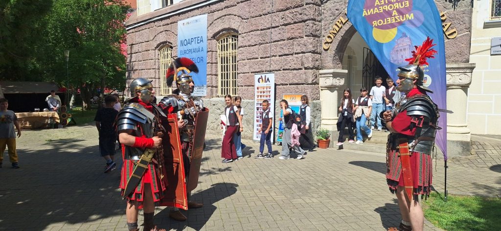 Noaptea Muzeelor la Arad: Parada istorică și reconstituiri spectaculoase!