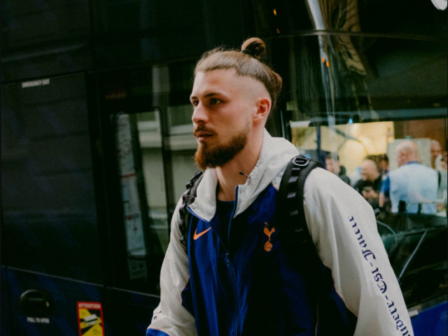 Drăgușin, lovitură grea! Ce veste a primit fundașul român de la Tottenham