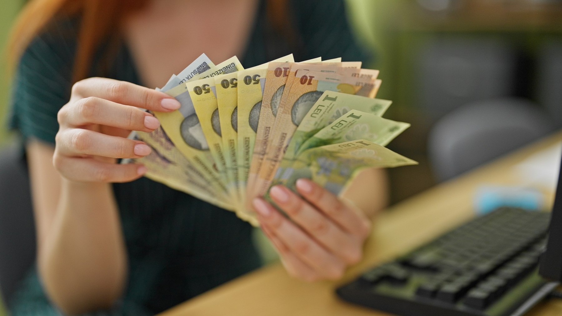Românii primesc 1.000 de lei de la stat dacă se angajează. Cum accesezi prima