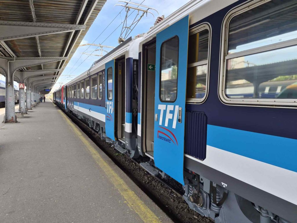 Urcă-te la bord! Primul tren privat Intercity circulă pe ruta București – Suceava