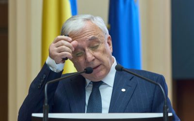 Isărescu: Un premier tehnocrat, „o soluție greșită”. Vorbea singur