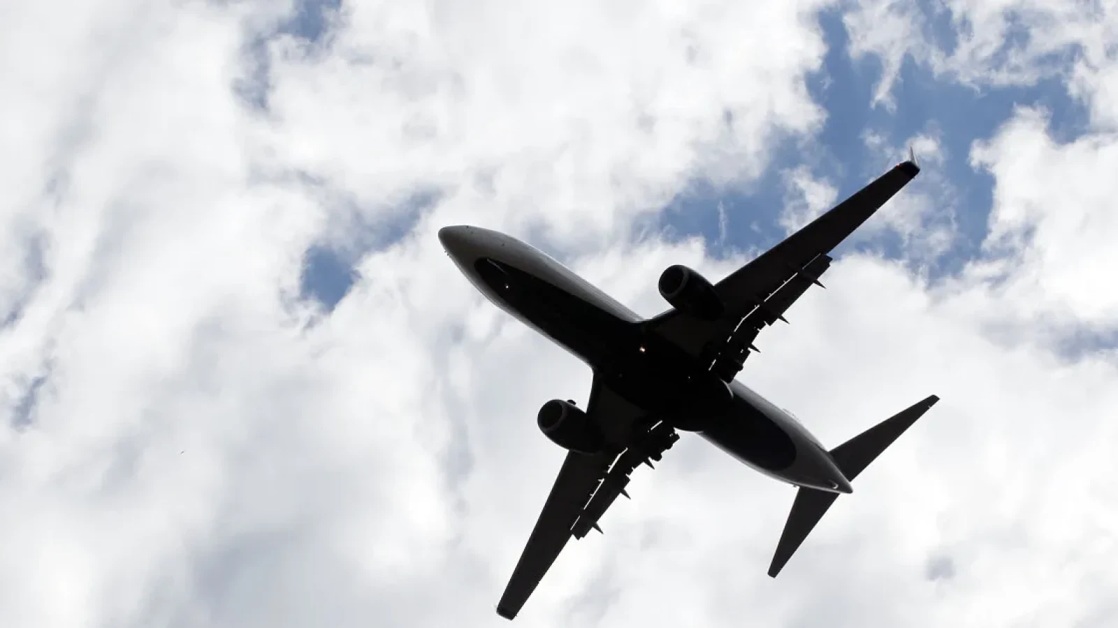 Aeronava s-a prăbușit: Zboruri ANULATE, sute de angajați, pe străzi