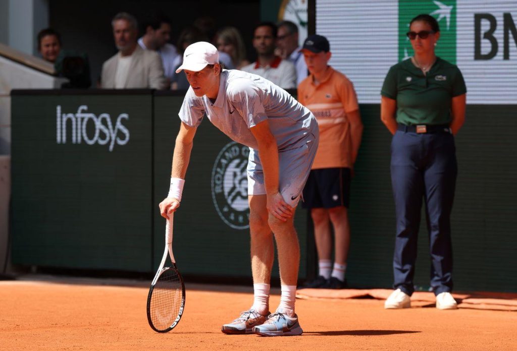 Sinner, nr.1 mondial, eliminat șocant la Roland Garros!