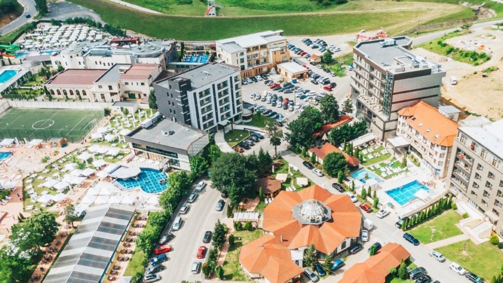 Recesiunea lovește turismul: Hotelurile din Felix și Oradea, GOALE
