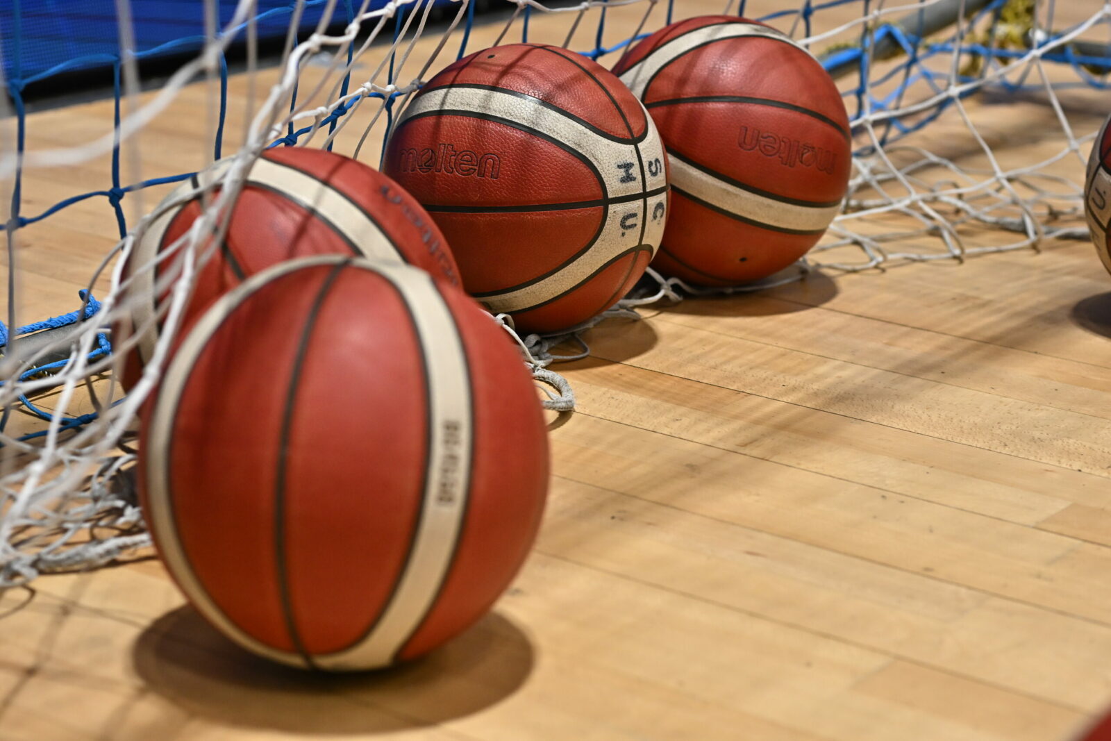 AI înlocuiește arbitrii în baschet: Decizii controversate pe teren