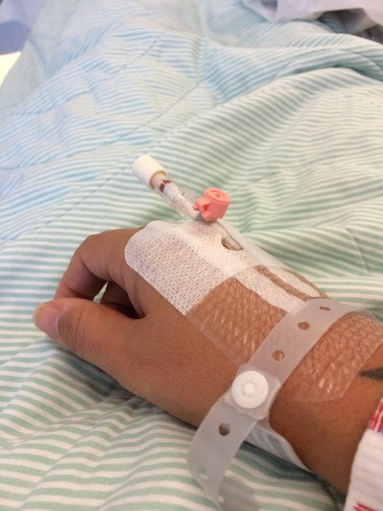 DSP Iași anchetează un hotel: 14 persoane, internate după toxiinfecție alimentară