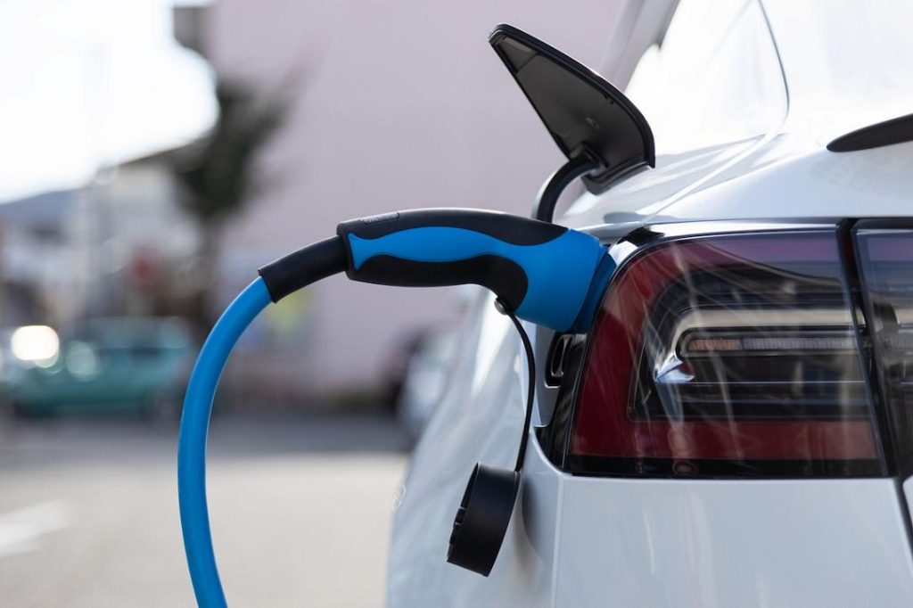 Arval Mobility Observatory: 24% din firmele din România, electrificate