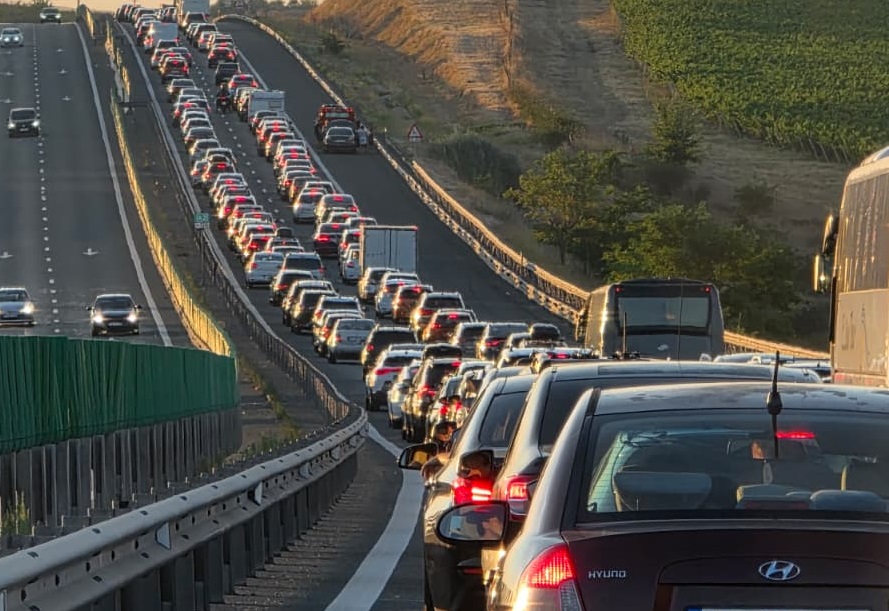 Radu Miruță, în vizită pe A2: Camioane uriașe, peste 120 de tone, circulă ilegal