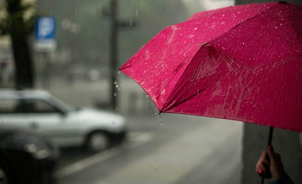 Avertizare METEO: Cod galben de ploi torențiale în București, Ilfov și alte județe