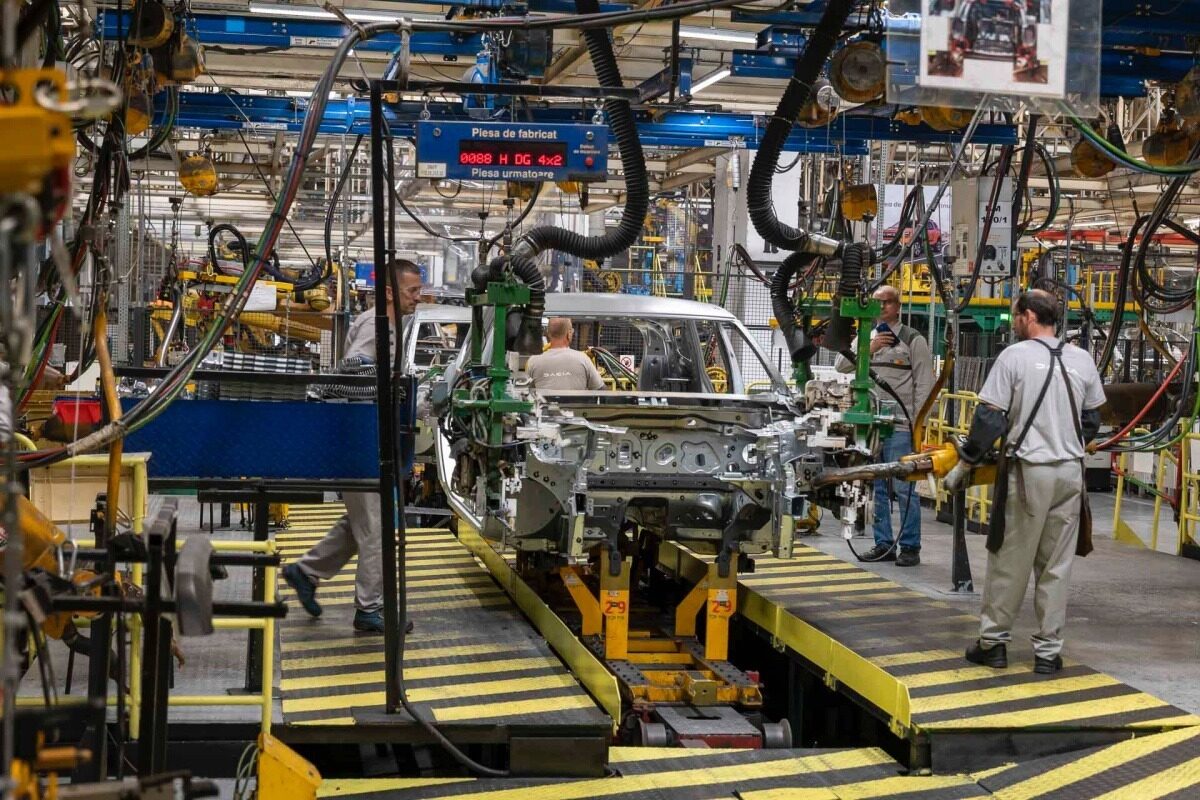 Bolojan, cu șeful Dacia despre scumpirea energiei: „Impact major” pe industrie