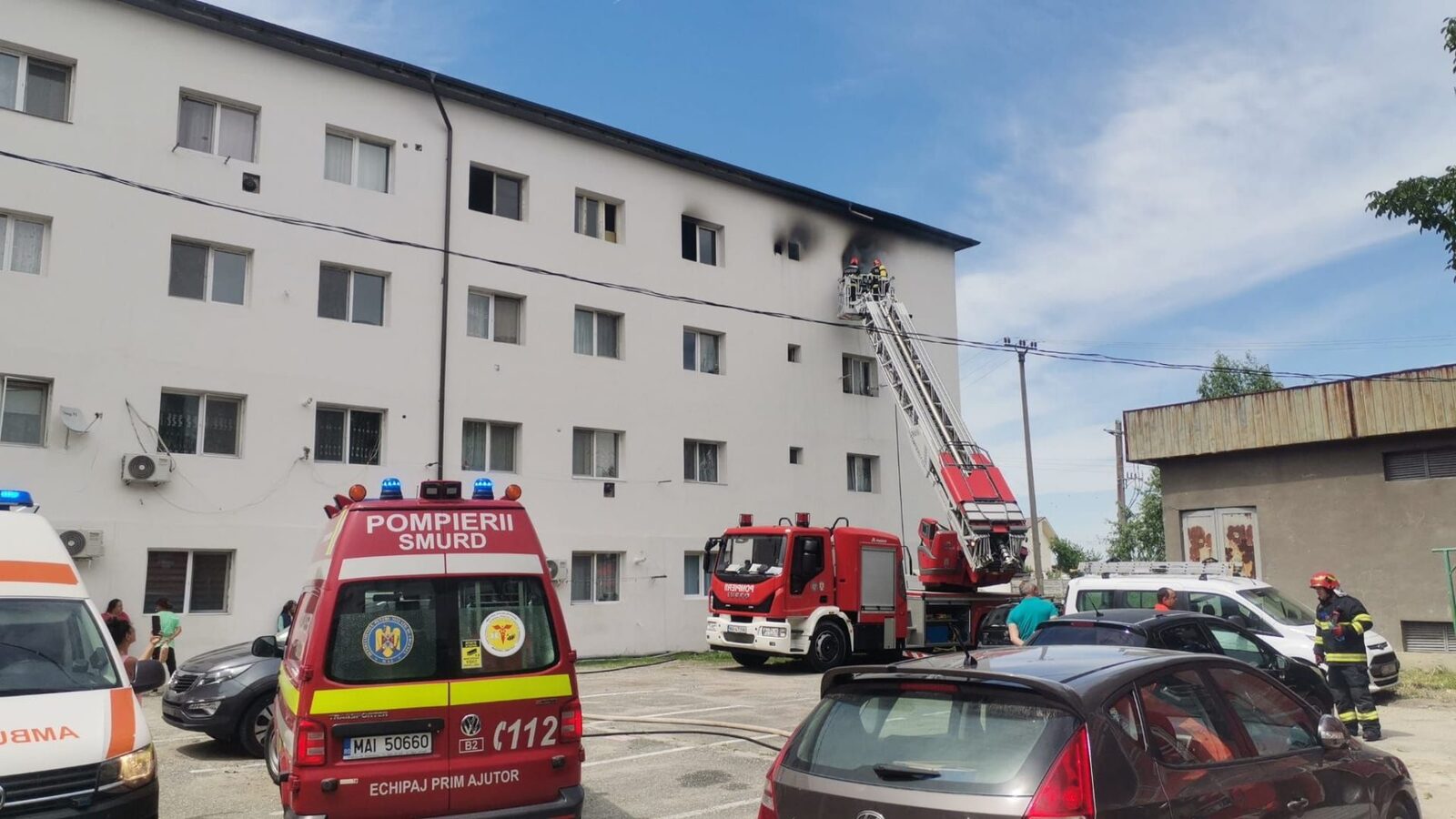Incendiu puternic într-o garsonieră din Balș: Localnicii, în alertă