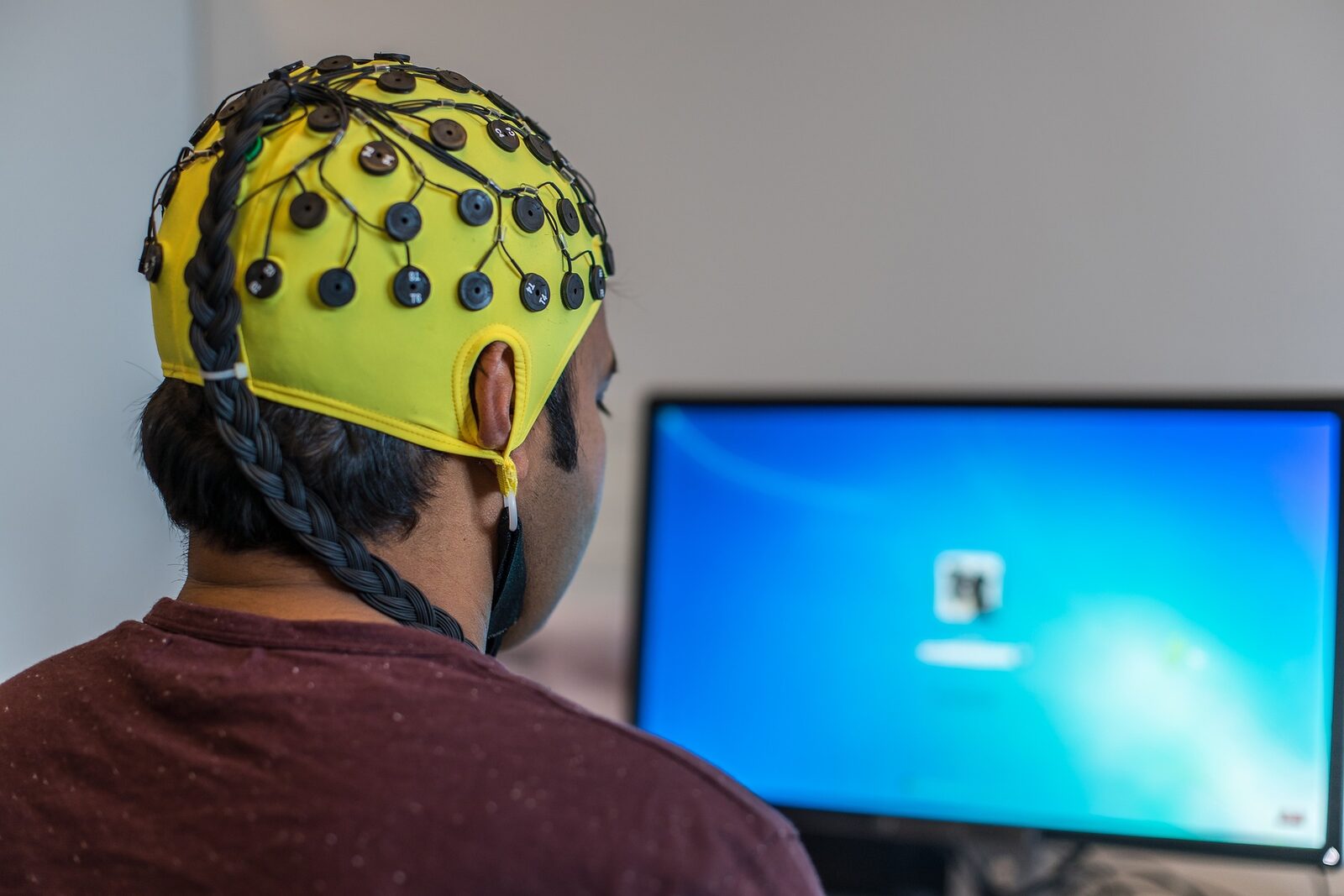 American angajat de China pentru interfață „creier-computer” militară