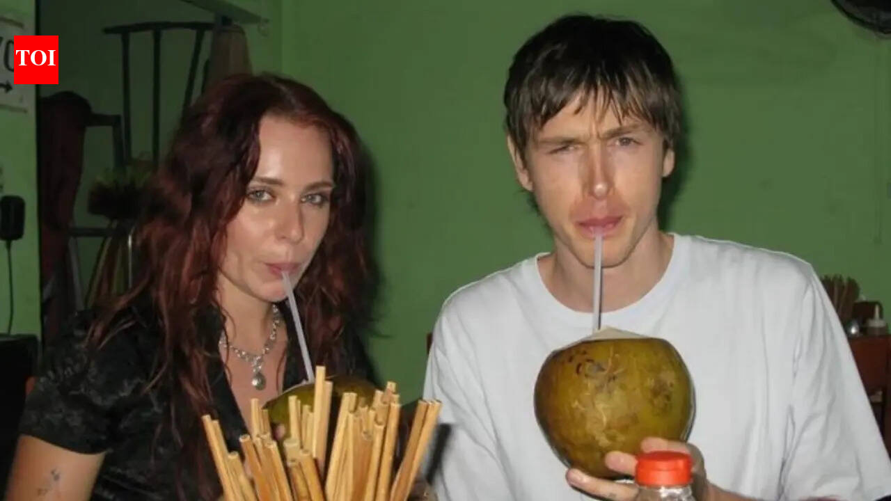 Harris DICKINSON, starul biopic Beatles, s-a căsătorit cu ROSE GRAY