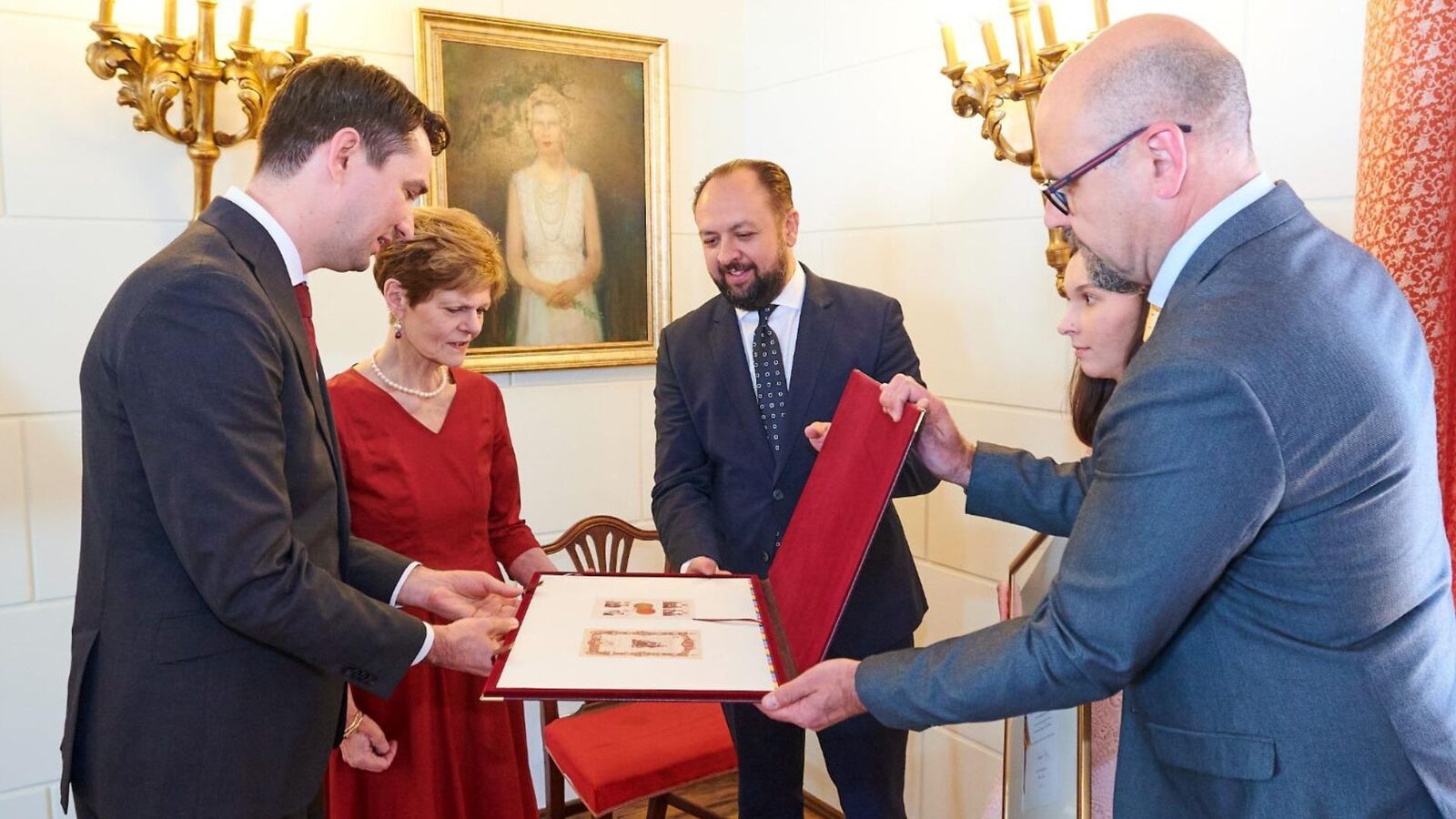 Poșta Română, furnizor al Casei Regale după 163 de ani de existență
