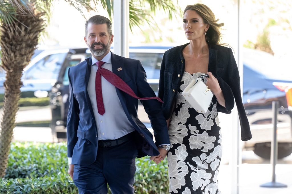 Trump, absent la nunta fiului său: „Dragostea pentru SUA” prevalează