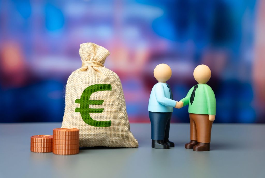Românii din Diaspora, atrași cu 200.000 euro să investească în România: Condiții cheie