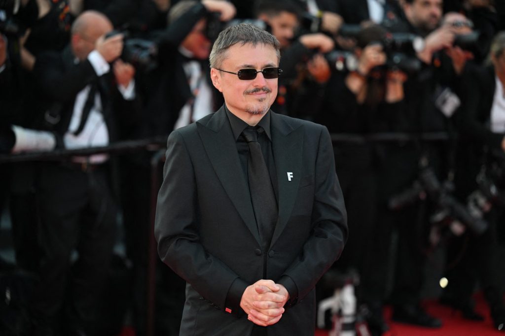 Mungiu, din nou pe culmile gloriei: Palme d’Or la Cannes pentru „Fjord”!