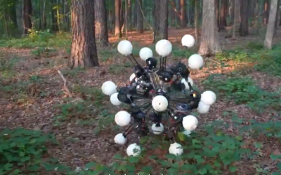Americanii uimesc: Robot cu 20 de picioare și ochi care văd instantaneu!