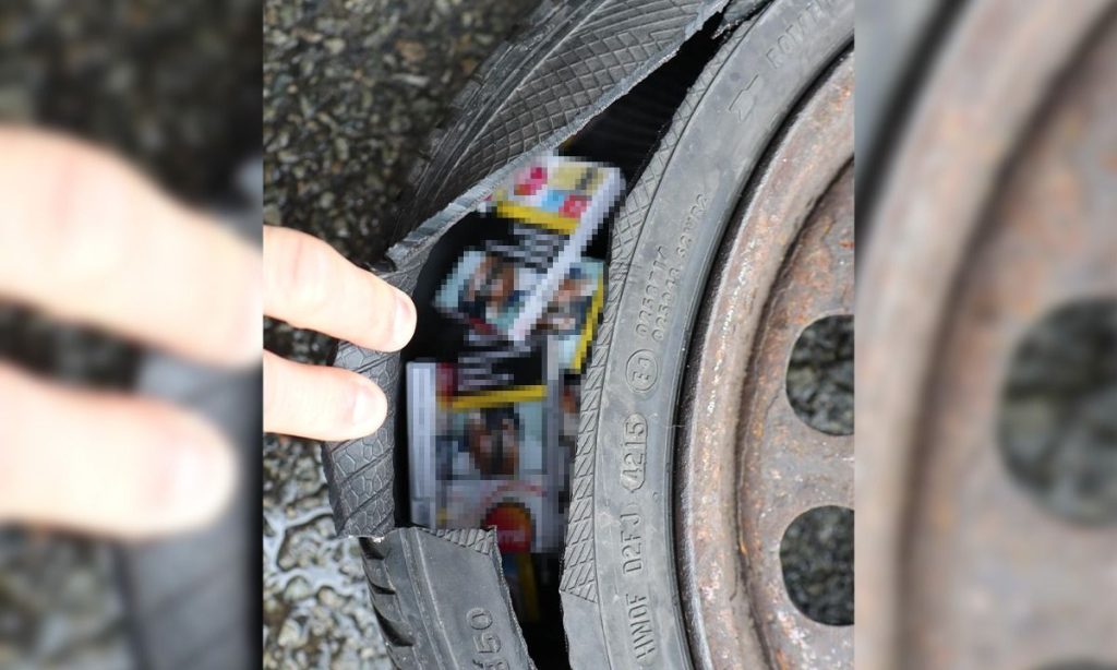 Țigări ascunse la Calafat: Polițiștii de frontieră au găsit marfa în roată