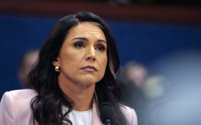 Șefa Serviciilor Secrete Americane, Tulsi Gabbard, Demisionează pentru Soțul Încercat