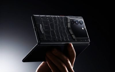 Vertu, telefonul pentru ștabi, revine: Pliabil de lux cu AI, la preț de mașină