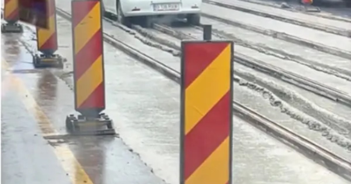 Logan înțepenit în beton proaspăt pe linia de tramvai. Imagini virale