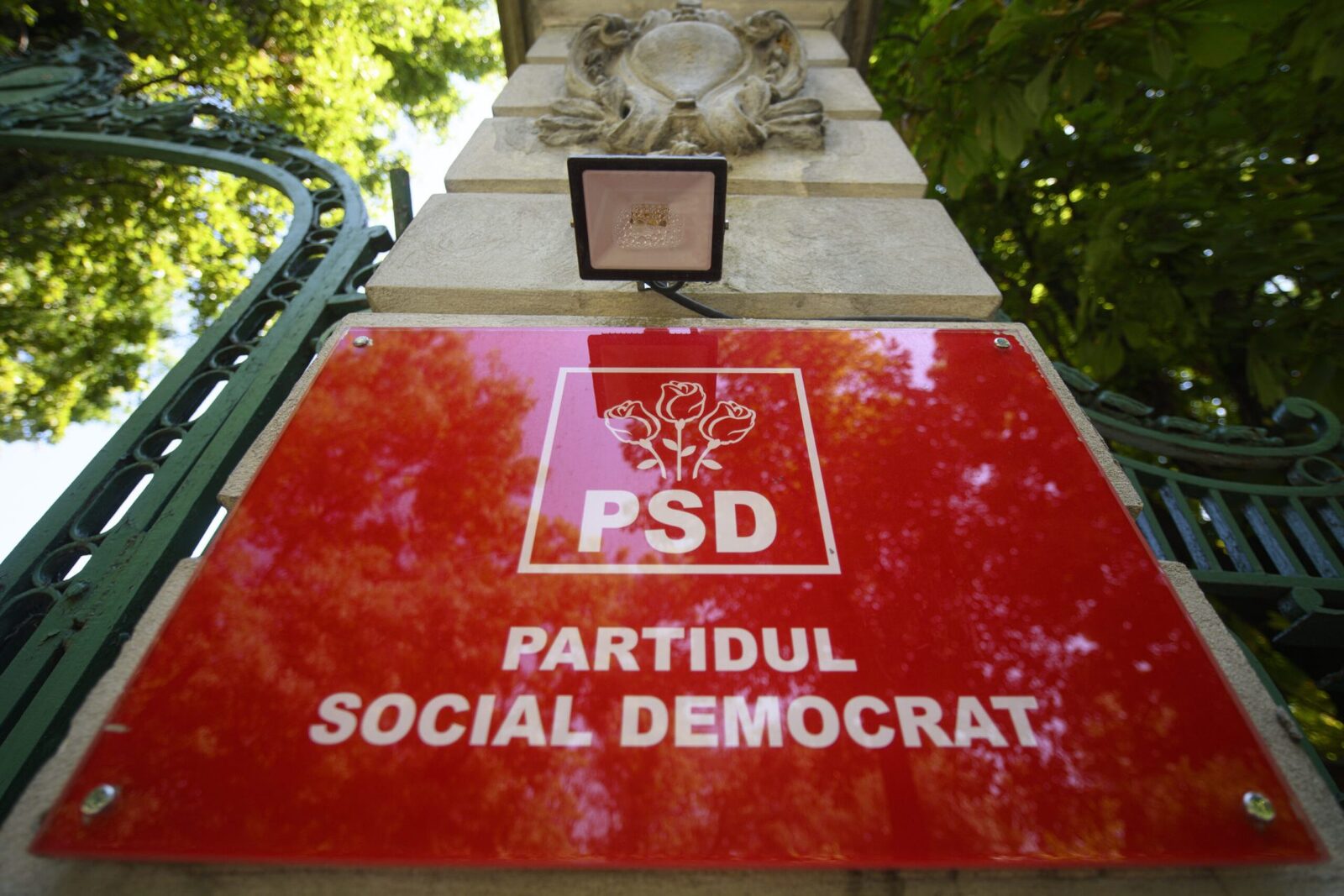 PSD: Bolojan blochează România după refuz PNL