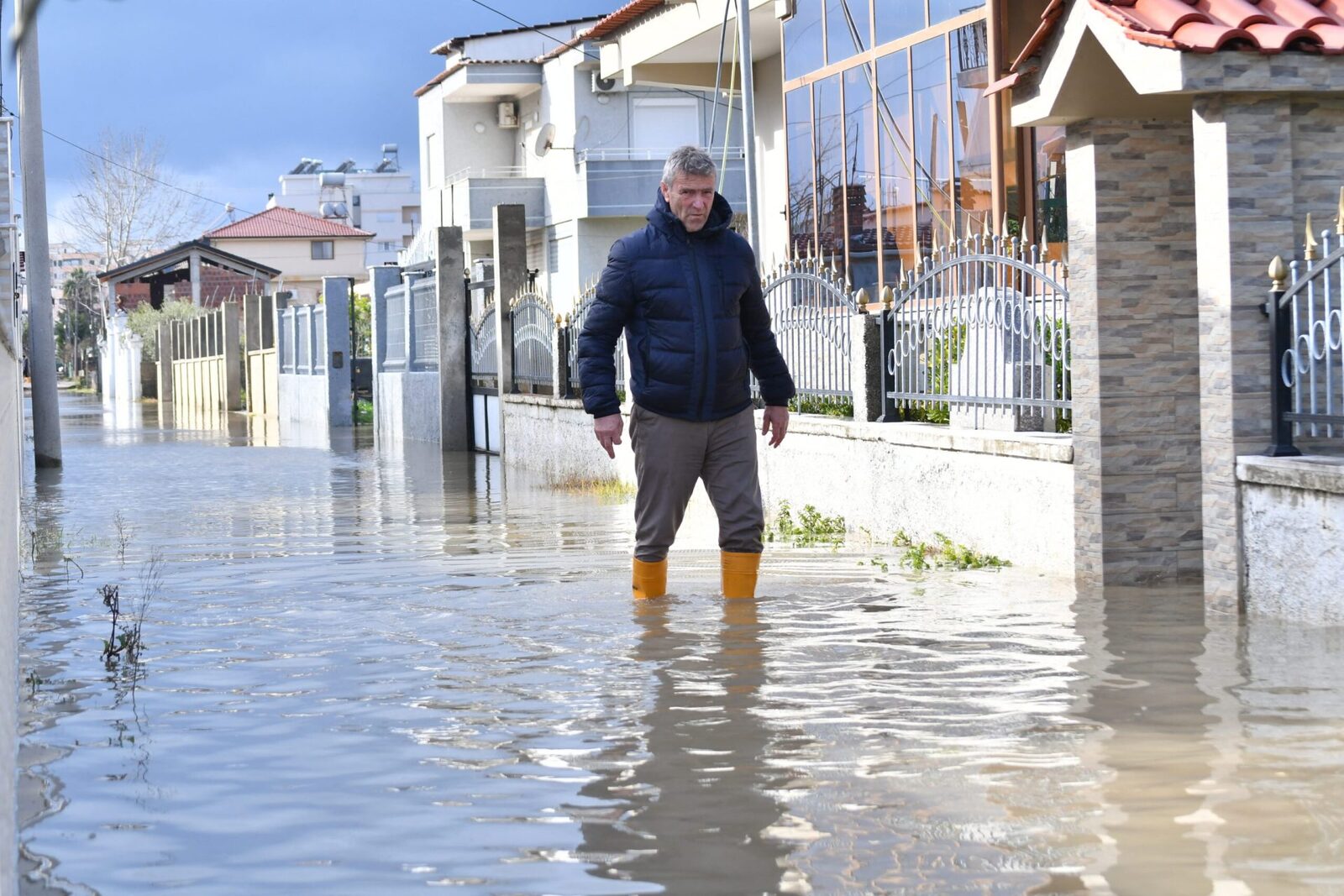 Vreme instabilă în România până pe 14 iunie: Unde plouă torențial