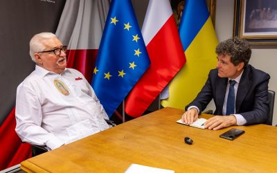 Nicușor Dan, comparație Walesa. El luptă, noi nu apucăm