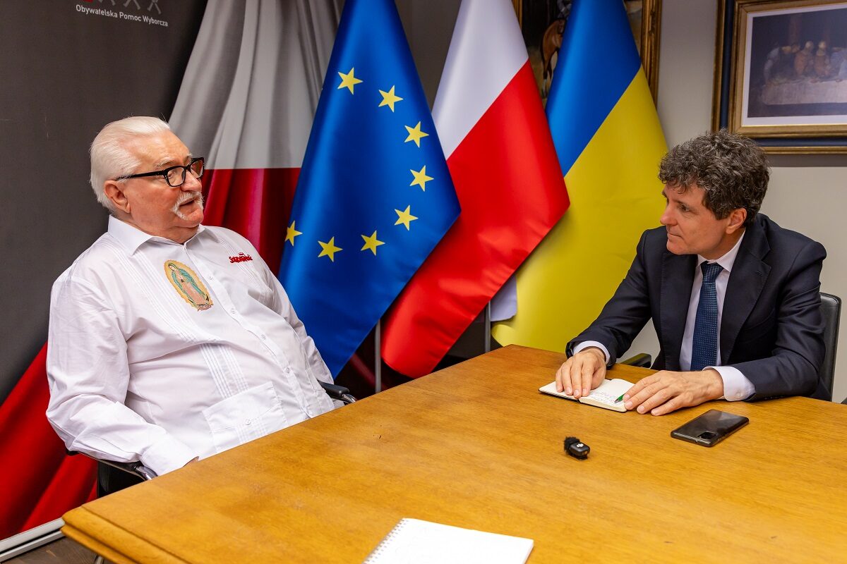 Nicușor Dan, comparație Walesa. El luptă, noi nu apucăm