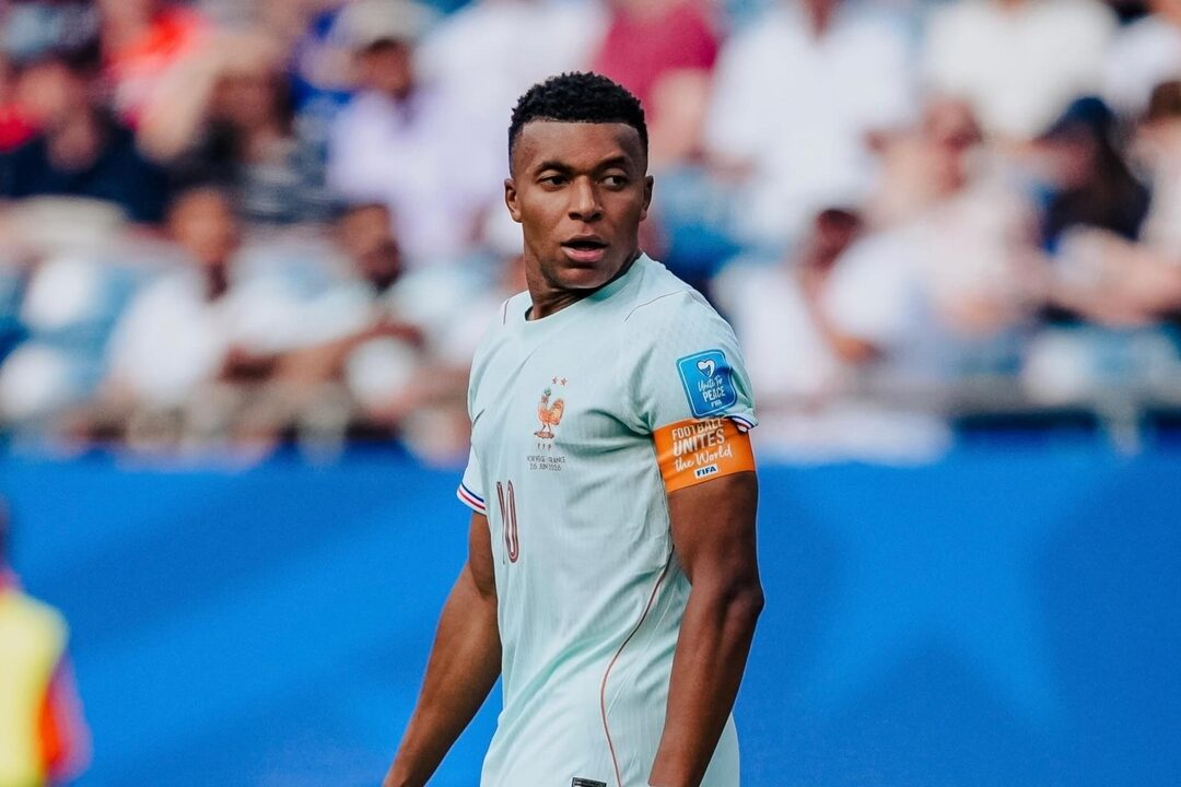 Mbappe, hărțuit de cel mai mic adversar la antrenament
