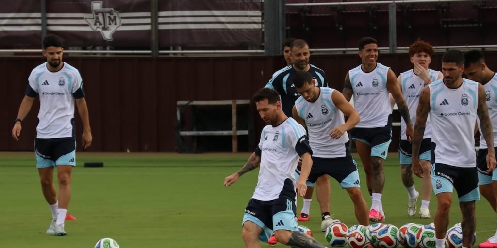 Lionel Messi might play some minutes in Kyle Field