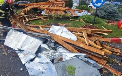 TÂRGOVIȘTE sub BOMBARDAMENT: Furtună! Străzi inundate, vijelii și grindină.