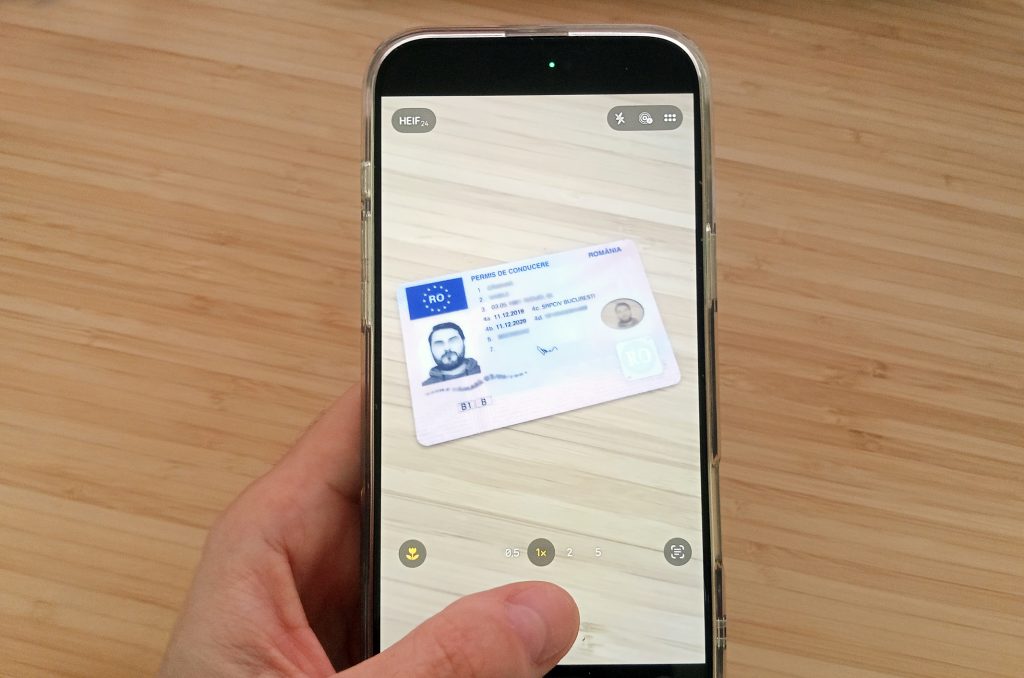 Permisul digital vine pe telefon: Adio vechiul format