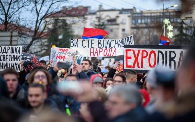 Serbia în fierbere: Vucic anunță demisia, protestele continuă