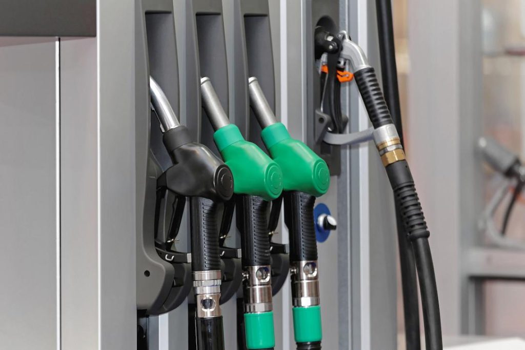 Benzina în România, peste media UE. Motorina, aproape de medie