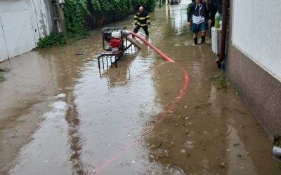 Șapte județe sub ape: Evacuări și străzi inundate în țară