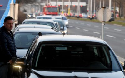 Rușii la cozi după lovituri ucrainene: „Încă un cal trebuie să cumpăr”