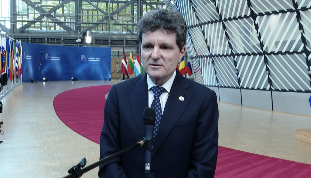 Nicușor Dan, mitul „independentului” mort. Democrația are nevoie de partide