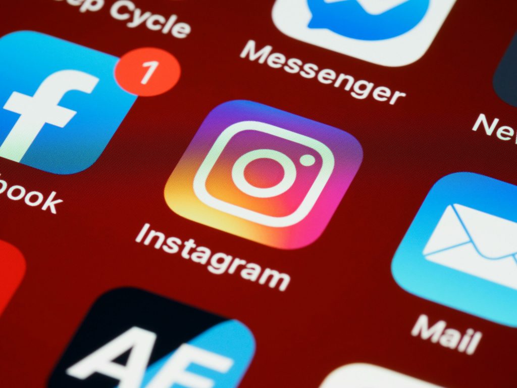 Instagram: Vezi cine-ți intră pe povești, pe loc