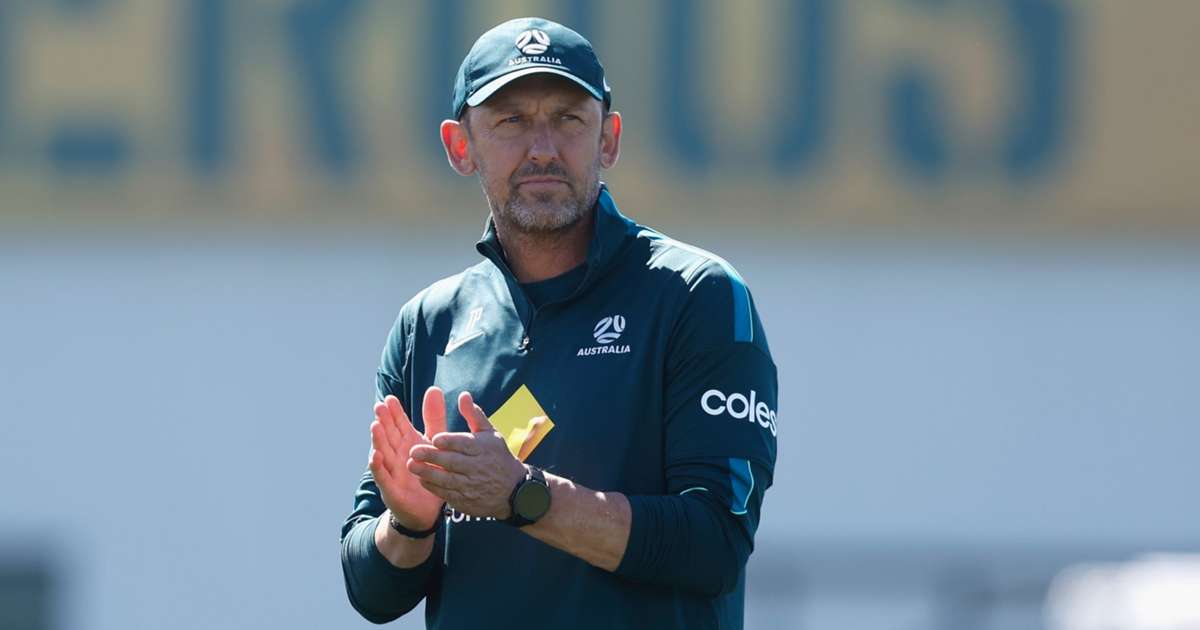 Popovic, starul Australiei, semnează pe nou contract