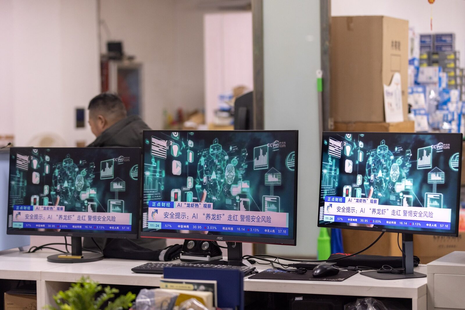 OpenClaw, arma secretă a Chinei în cursa AI? Munca ta, înlocuită rapid