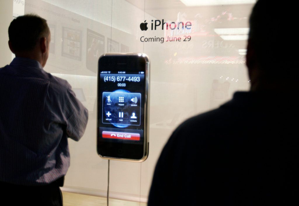 iPhone-ul, vinovat de declinul natalității în SUA: „Incontestabil”