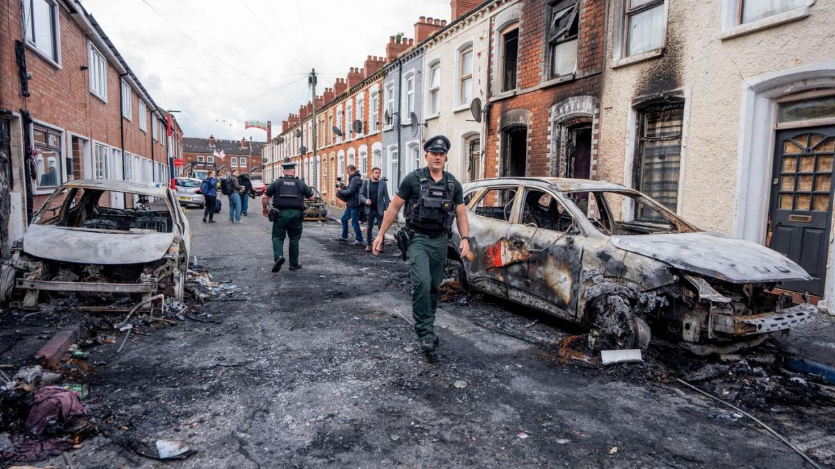 Români în Belfast: Locuințe vandalizate, cer ajutorul MAE